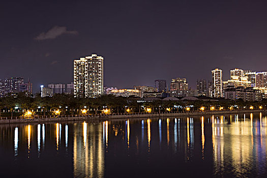 南宁城市夜景倒影