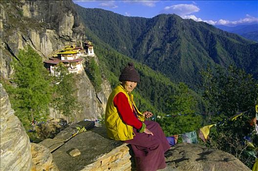 不丹人,坐,女人,石头,远眺,虎穴寺,窝,不丹