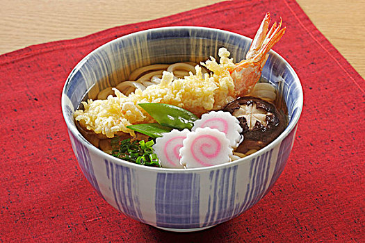 面条汤,对虾,天妇罗,日本
