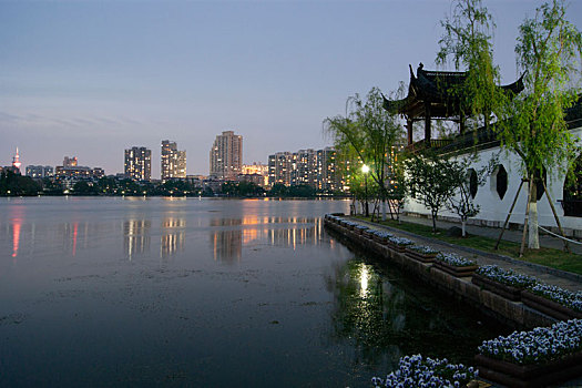 南京莫愁湖公园夜景
