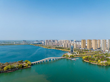 江苏东海,一湖春水,一幅美景