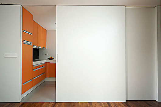 现代,厨房,橙色,一半,白色,滑动门