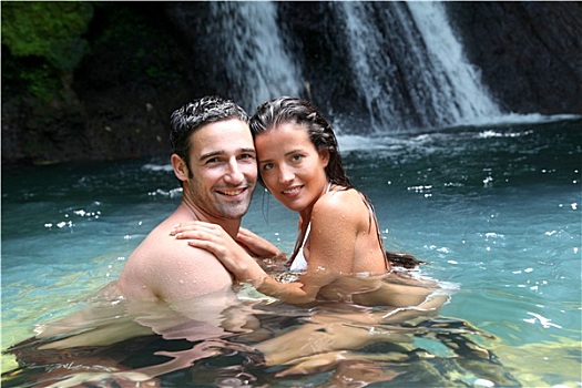 幸福伴侣,浴,靠近,瀑布,岛屿