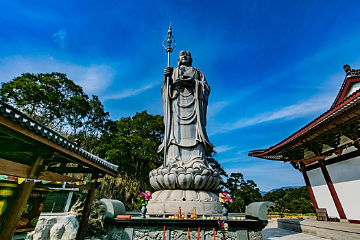 福建省福州市金鸡山双龙禅寺地藏王菩萨雕像建筑环境