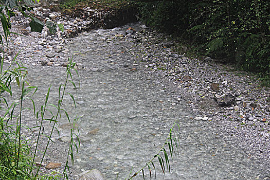 峨眉山溪流河流流水