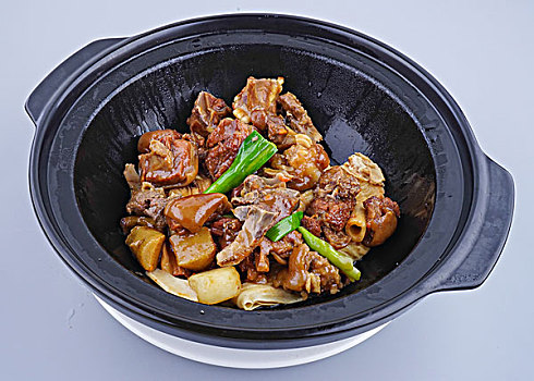 牛腩煲牛肉煲羊肉煲滋补冬天美食广东美食煲仔菜羊肉牛肉狗肉