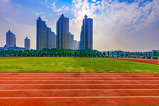 江苏省南京市重点中学校园体育场建筑