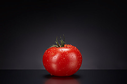 新鲜,西红柿,番茄,小水滴,暗色,玻璃板