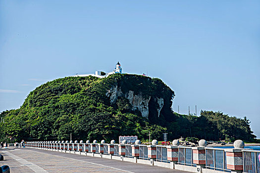 台湾高雄市莲海路广场与高雄港旗后山旗后灯塔