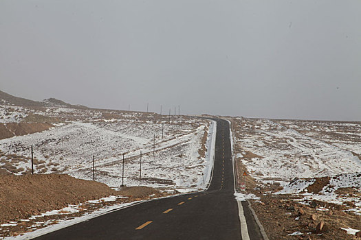 风雪天山路