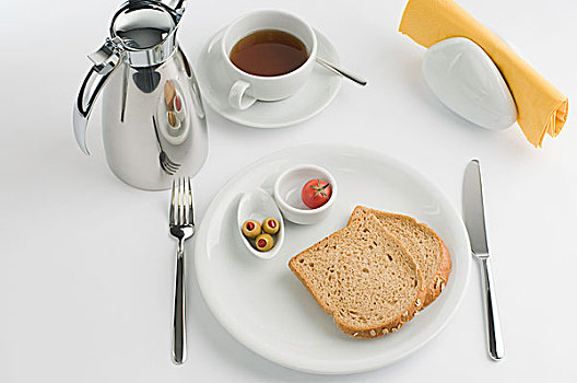 早餐桌,热水瓶,杯子,白色,瓷器,橄榄,西红柿,面包