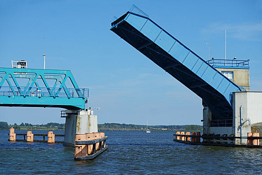 桥,乌瑟多姆岛