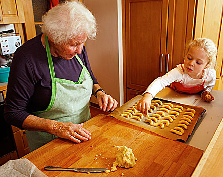 祖母,孙女,烘制,圣诞节,饼干,女孩,放,面团