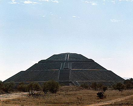 太阳金字塔