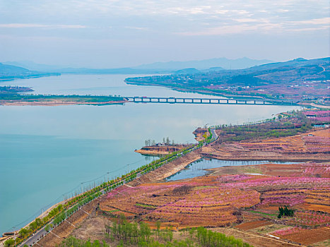 山东蒙阴云蒙湖春色