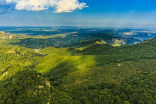 辽宁锦州市医巫闾山山脉山脊