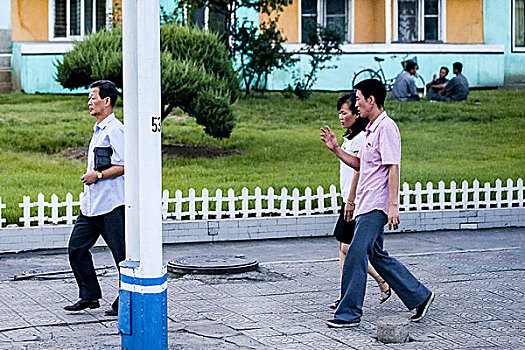 朝鲜街头情侣