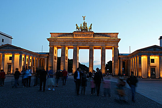 德国,柏林,菩提树,勃兰登堡门,游客,泛光灯照明