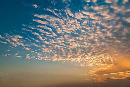 彩霞天空