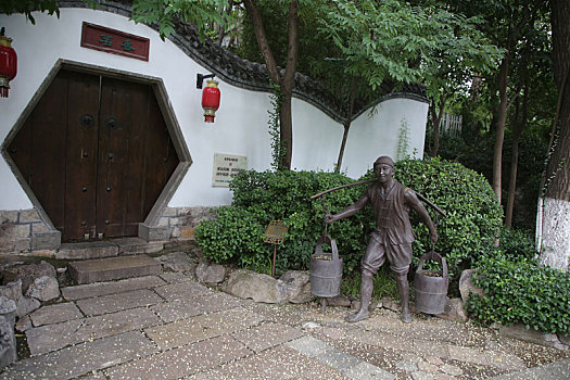 泉城济南多日降雨,助力黑虎泉群激情喷涌