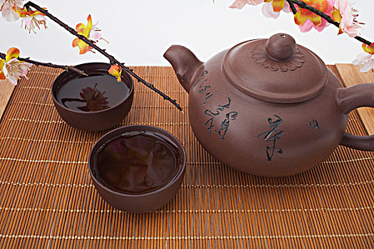 坐着高铁“慢”赏花 新线开通扩大“赏春半径”