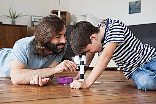 父子,显微镜,实木地板
