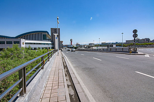 乌鲁木齐地窝堡机场t2航站楼外景