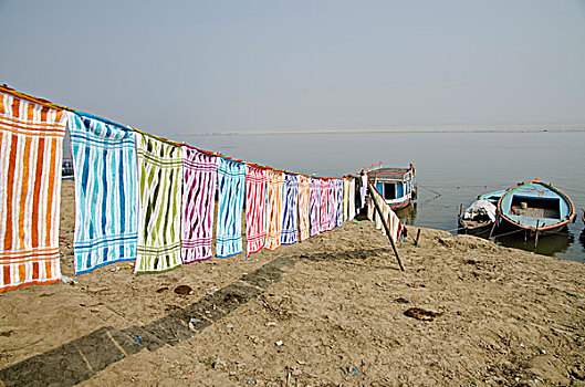 洗衣服,人,弄干,高止山脉,神圣,恒河,瓦腊纳西,北方邦,印度,亚洲