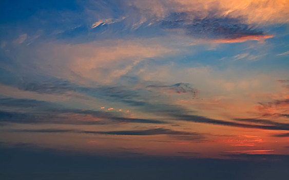 彩霞天空