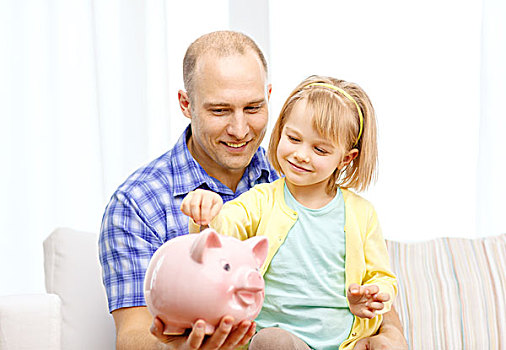 家庭,孩子,钱,高兴,人,概念,父亲,女儿,大,粉色,存钱罐