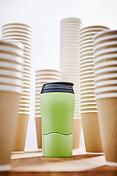 绿色,绝缘杯,围绕,一次性用品,咖啡杯