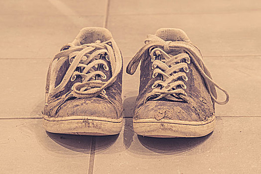 泥,运动鞋,鞋,鞋带,深褐色,彩色