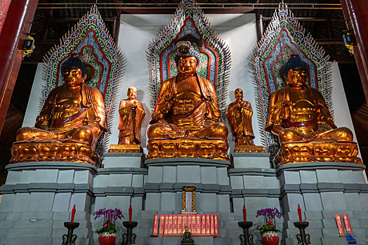 大雄宝殿佛像图片