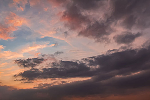 彩霞天空