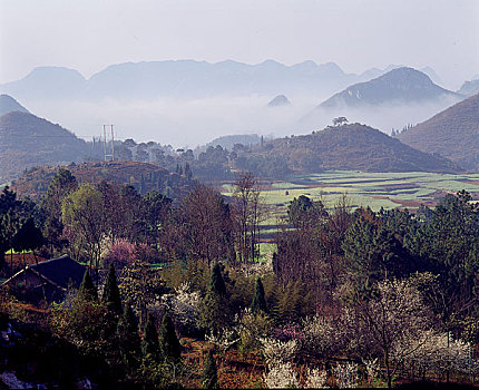 贵州省安龙县春天的山区风景
