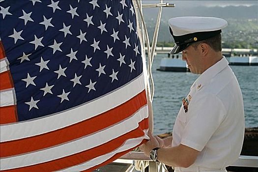 幸存,抬起,美国国旗,亚利桑那军舰纪念馆,珍珠港,瓦胡岛,檀香山,夏威夷,美国