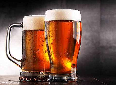 构图,两个,玻璃杯,啤酒