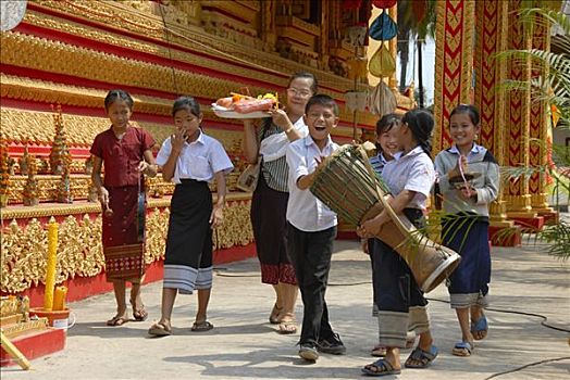 佛教,家庭,孩子,喜悦,走,寺庙,鼓,器具,万象,老挝,东南亚