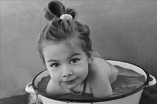 肖像,女婴,浴缸