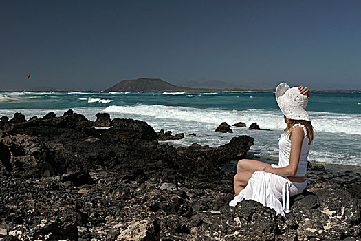 女人,岩石,海滩,科拉莱霍,富埃特文图拉岛,兰索罗特岛,背影,加纳利群岛,西班牙,欧洲