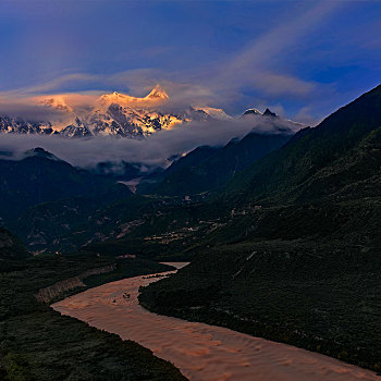 中国最美山峰-南迦巴瓦峰