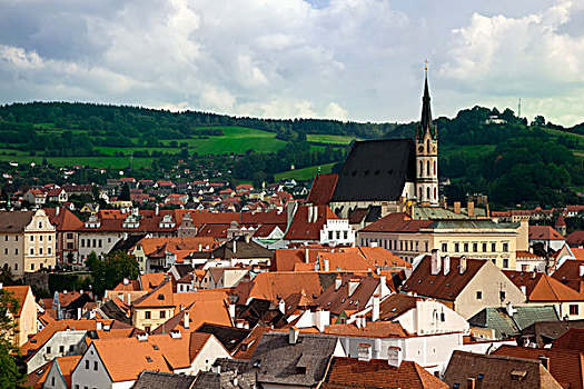 捷克共和国,捷克,克鲁姆洛夫,俯视,城镇,绿色,山