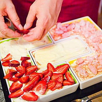准备,草莓,提拉米苏蛋糕