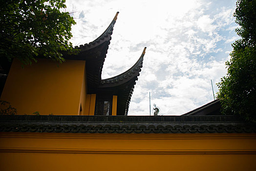 上海城隍庙中式古建筑阁楼飞檐