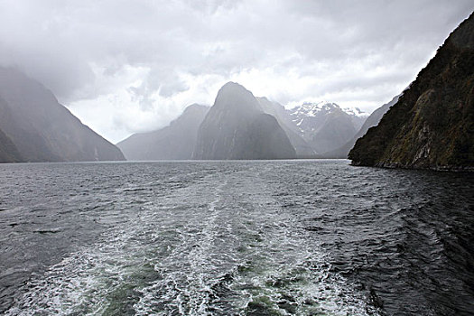 米弗峡湾