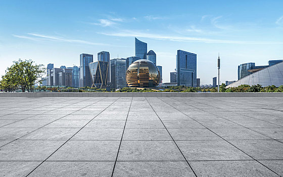 汽车广告背景,杭州钱江新城,空的地板和现代城市建筑