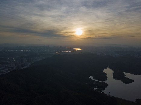 清晨惠州红花湖景区日出航拍风光