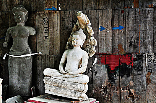 老,佛,雕塑,躯干,神,石头,正面,木质,墙壁,柬埔寨,东南亚,亚洲