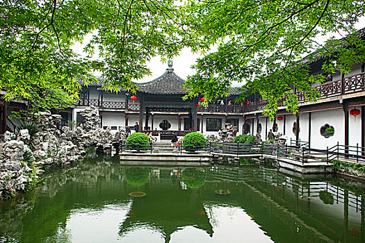 扬州个园东方古建筑yangzhouorientalgardenofancientbuildings