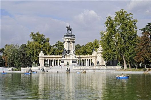 划艇,湖,纪念,骑马雕像,纪念建筑,公园,马德里,西班牙,欧洲